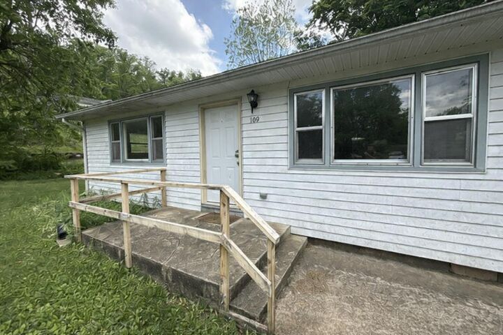 Property Photo: 109 College Street MO 63965