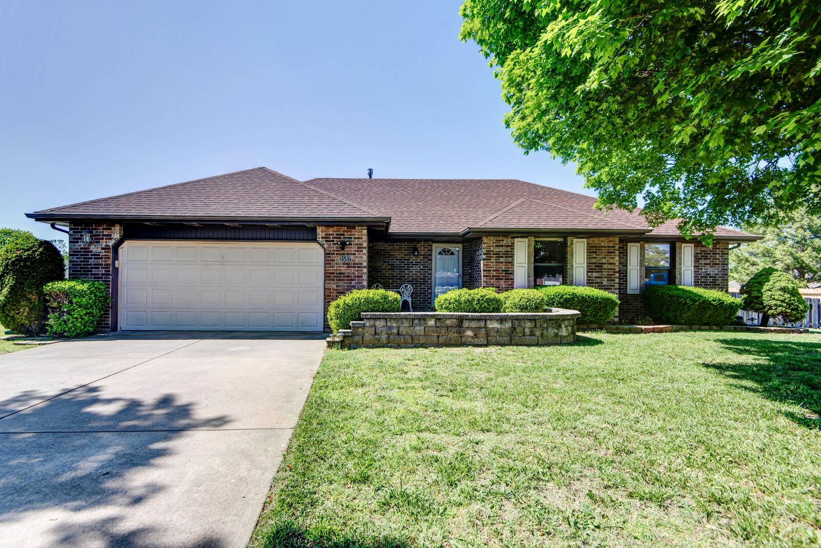 Property Photo: 3587 W Shawnee Place MO 65810