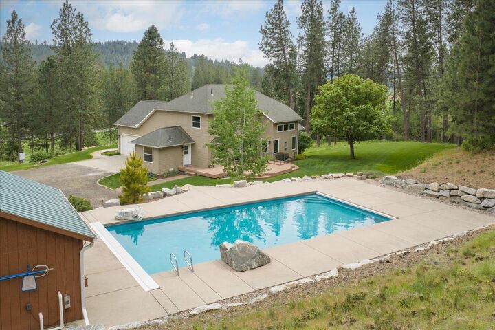 Property Photo:  12421 E Mt Spokane Park Dr  WA 99021 