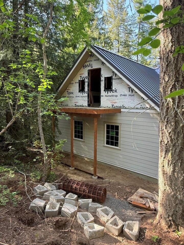 Property Photo: 4045 Southwood Shores Rd WA 99148