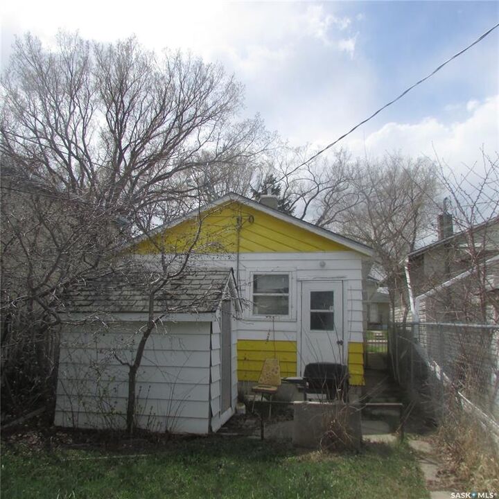 Property Photo: 405 Scarth Street SK S4R 2C6