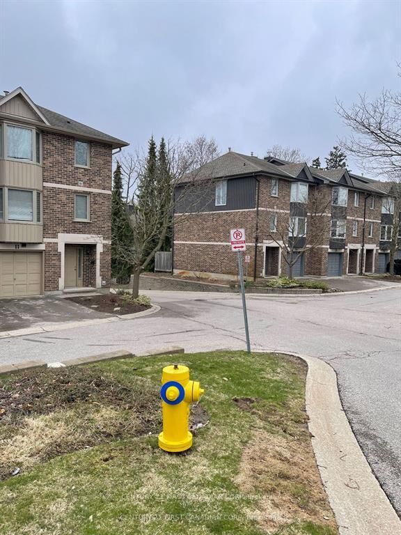 Property Photo: 1548 Richmond Street 17 ON N6G 4W8