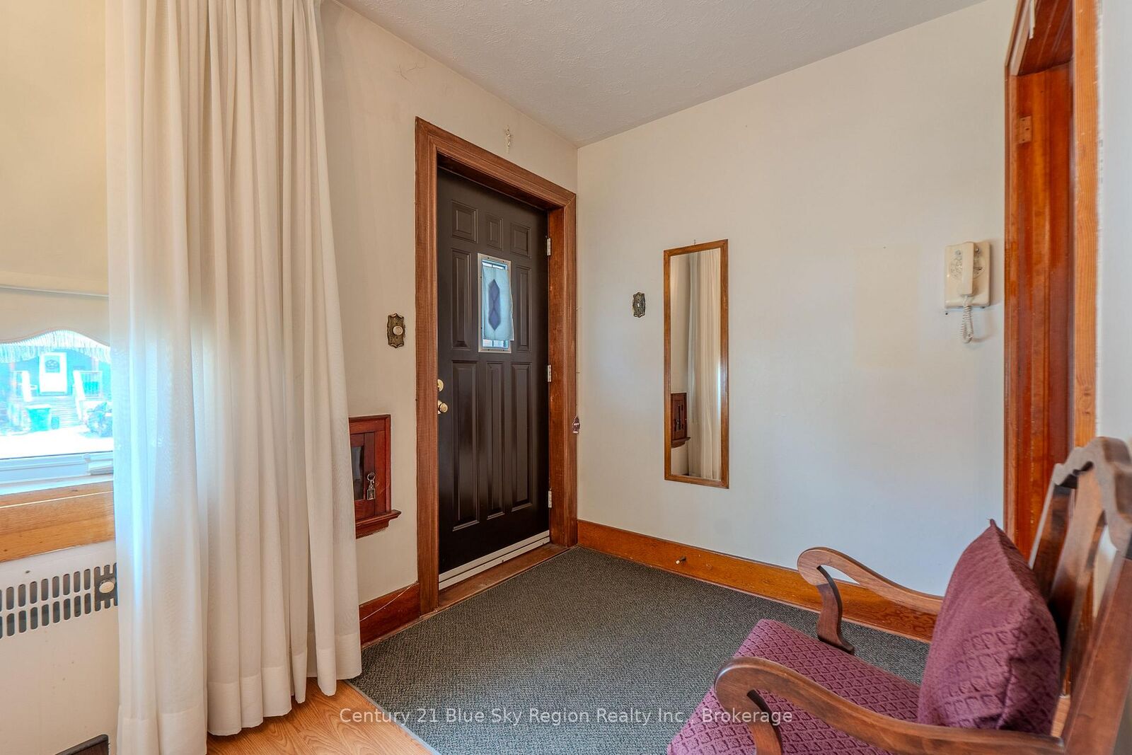 Property Photo:  137 Second Avenue E  ON P1B 1L3 