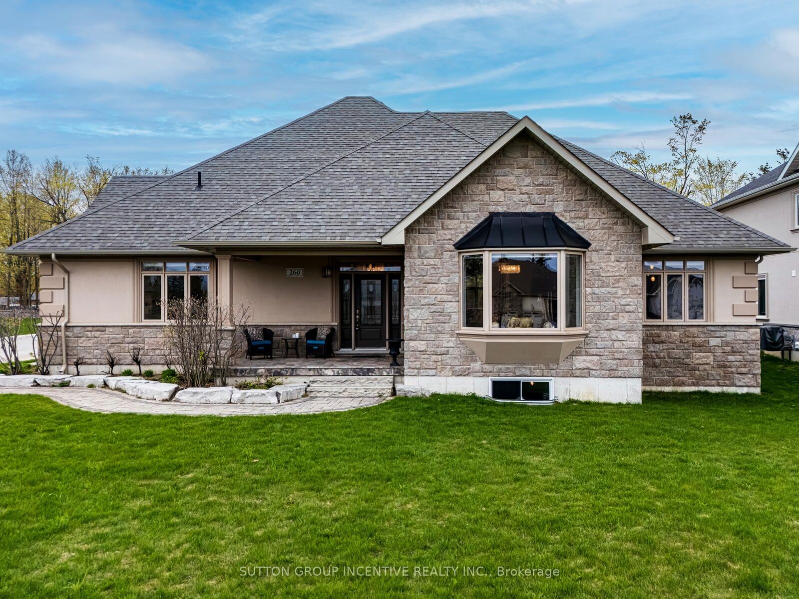 Property Photo: 260 Sunnybrae Avenue ON L9S 1J1