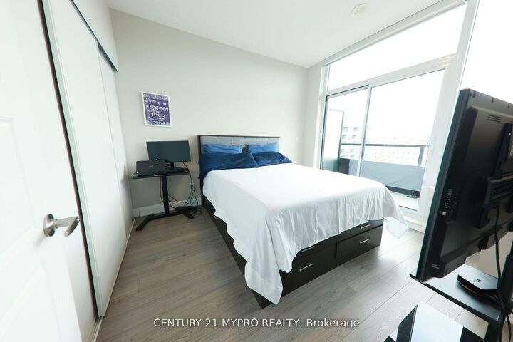Property Photo:  15 Water Walk Drive 917  ON L3P 1N3 