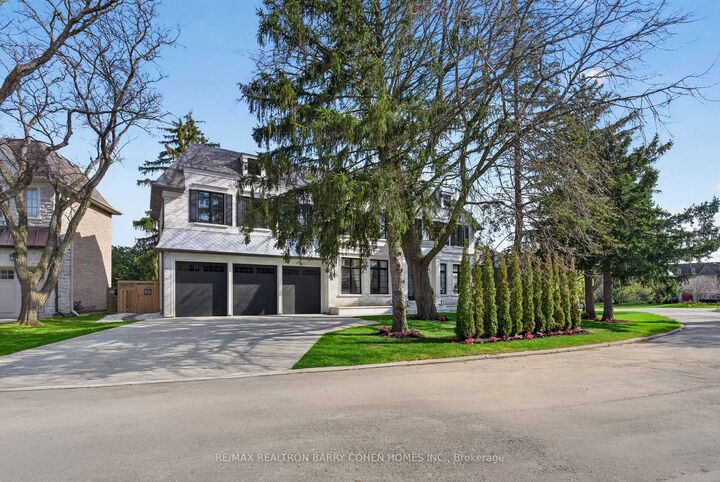Property Photo: 34 Greengate Road ON M3B 1E8