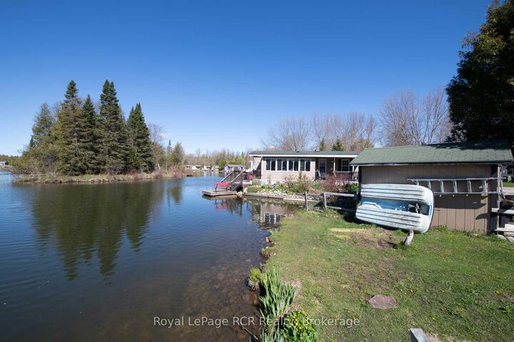 Property Photo: 61 Lakeside Street ON N0G 2L0