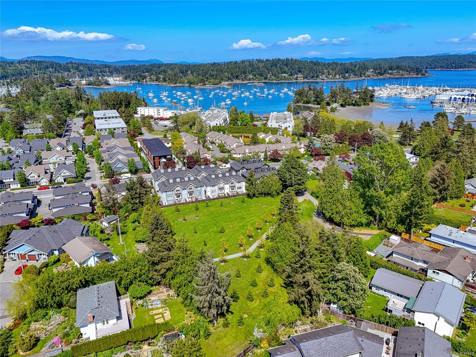Property Photo:  10480 Resthaven Dr 5  BC V8L 3H7 