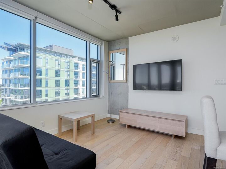 Property Photo:  989 Johnson St 1404  BC V8V 0E3 