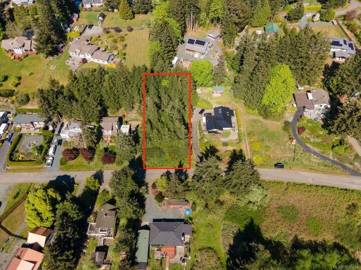 Property Photo:  9 Tozer Rd  BC V0R 1W0 