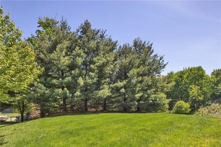 Property Photo: 408 Honey Locust Dr PA 16066