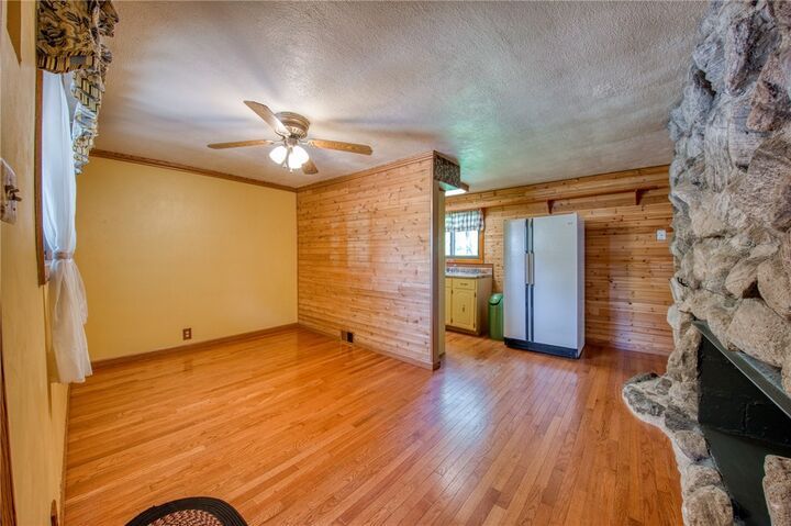 Property Photo:  5422 Beechnut Dr  PA 15044 