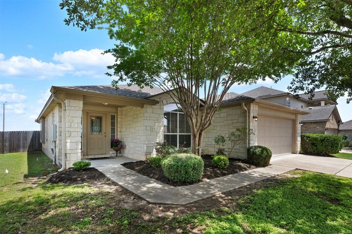Property Photo:  1304 Hensley Drive  TX 78641 