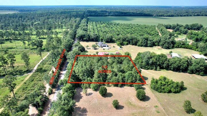 Property Photo: 4200 Vanderbilt Drive GA 31707