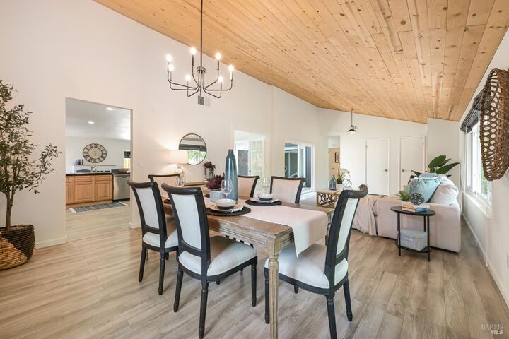 Property Photo:  1821 Sherwood Court  CA 95405 