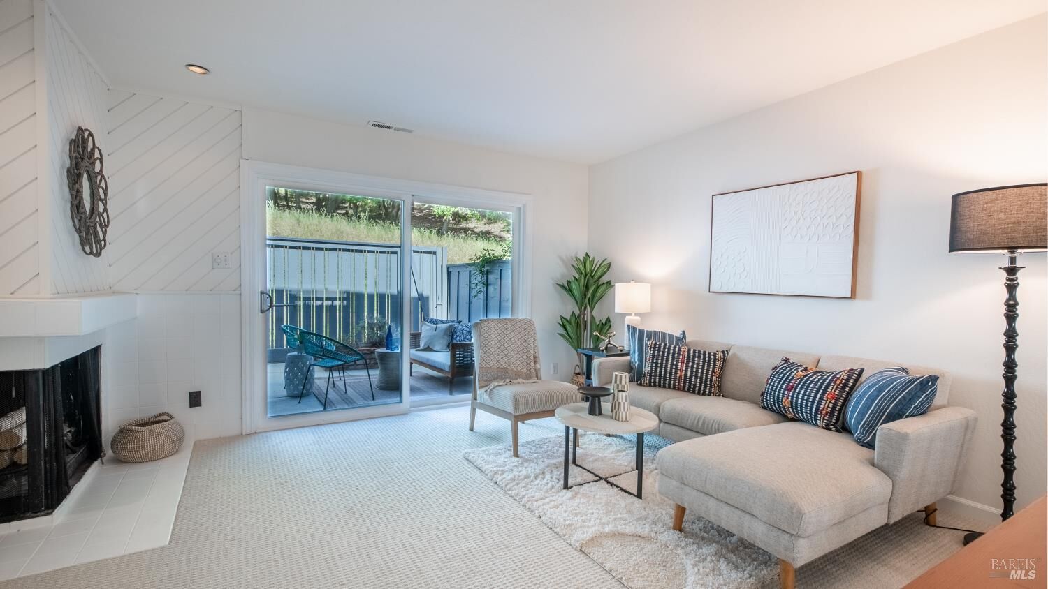 Property Photo:  8 Ace Court  CA 94930 