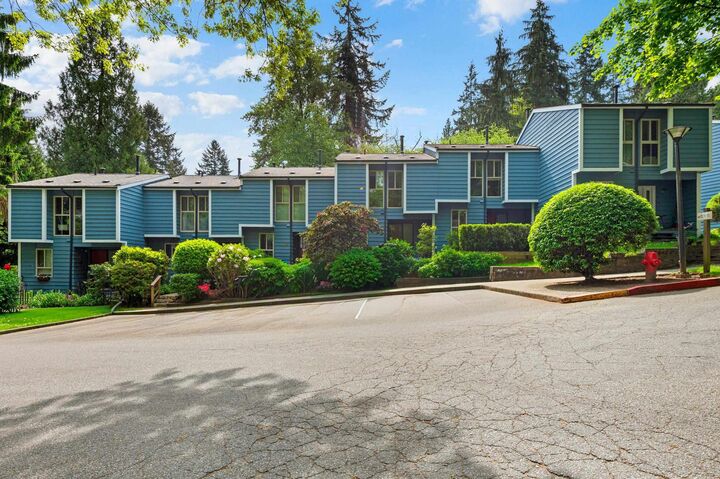 128 Brookside Drive — photo 1