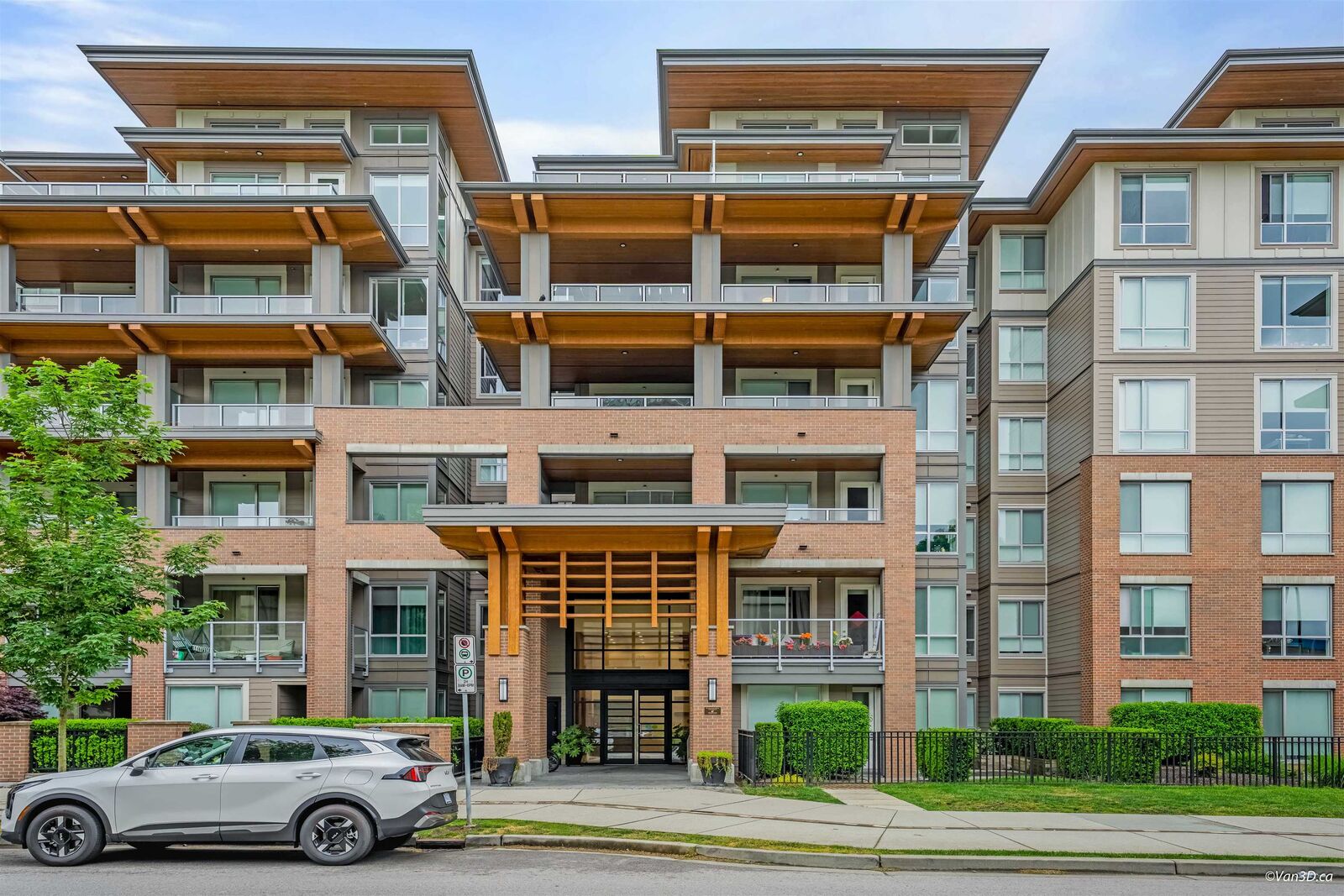 Property Photo: 7133 14th Avenue 209 BC V3N 0H5