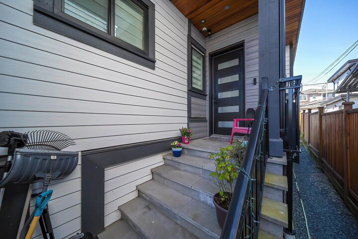Property Photo: 749 E 60th Avenue BC V5X 2A5