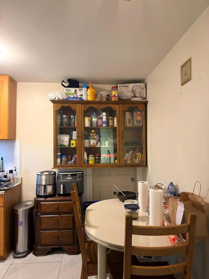Property Photo:  4722 Ridgelawn Drive  BC V5C 3Y2 