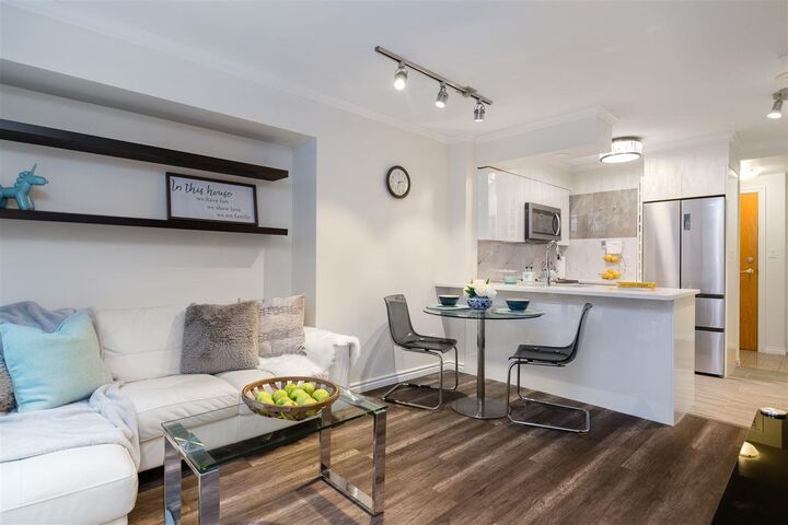 Property Photo:  1189 Howe Street 301  BC V6Z 2X4 