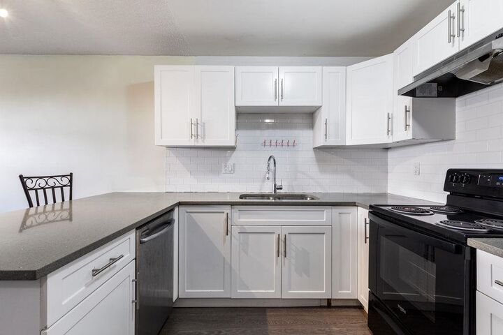 Property Photo:  1209 Howie Avenue 204  BC V3J 1T9 
