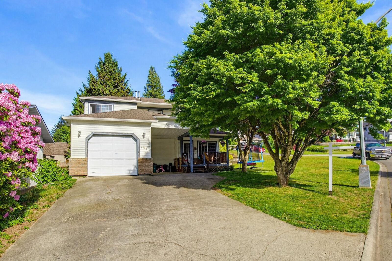 Property Photo: 7800 Deerfield Street BC V2V 5X3