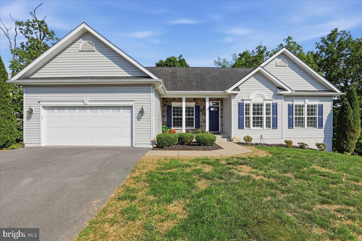 Property Photo: 35 Kanawha Court WV 25419