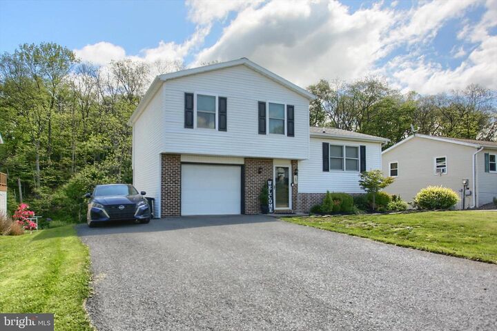 Property Photo:  261 Ridgewood Drive  PA 17061 
