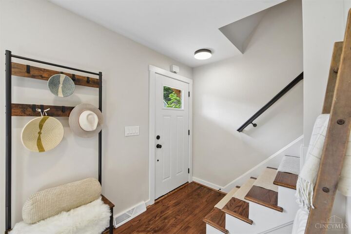 Property Photo: 7112 Summit Avenue OH 45243