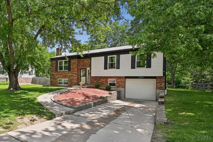 Property Photo: 5804 Jeb Stuart Drive OH 45150
