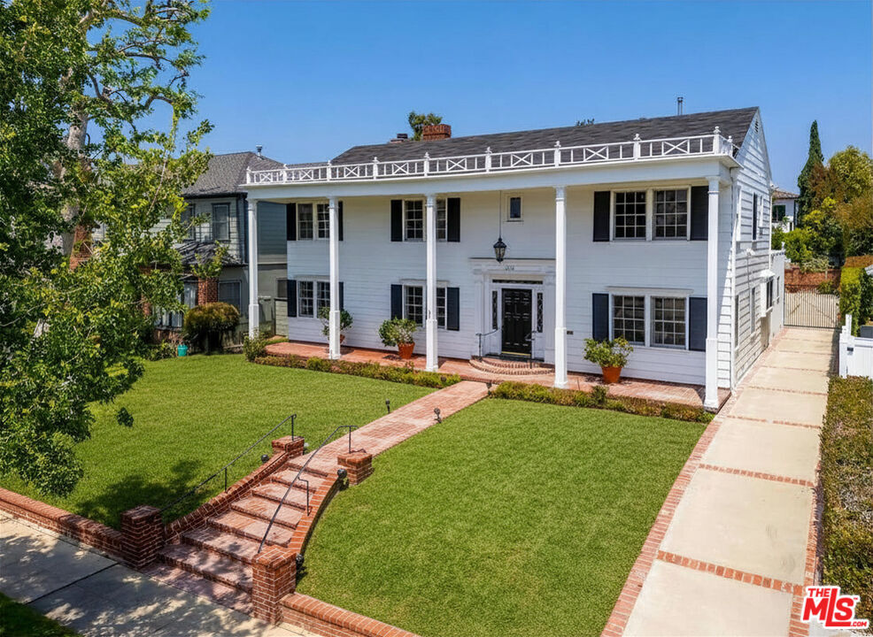 Property Photo:  2718 Motor Ave  CA 90064 