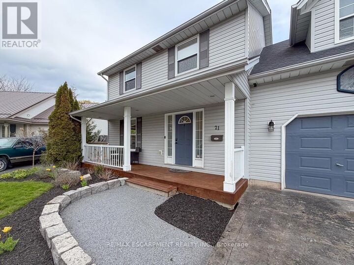 Property Photo:  21 Maplewood Court  ON N1A 3G8 
