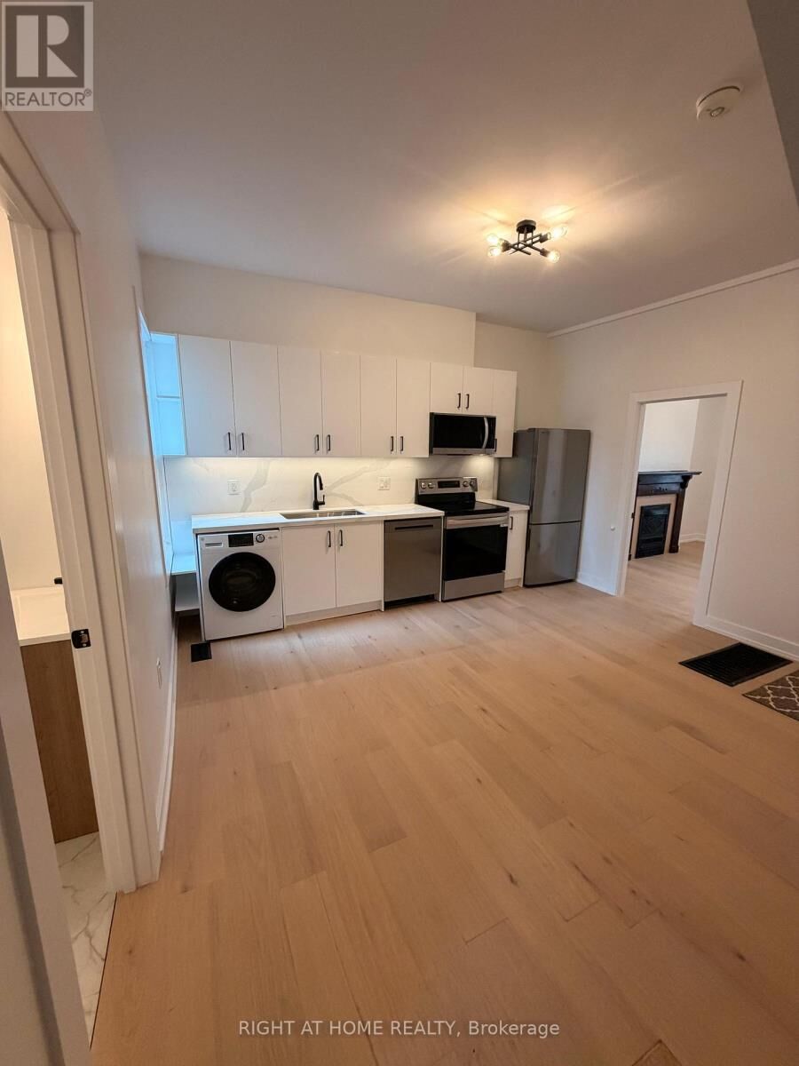 Property Photo:  751 Dupont Street 1  ON M6G 1Z5 