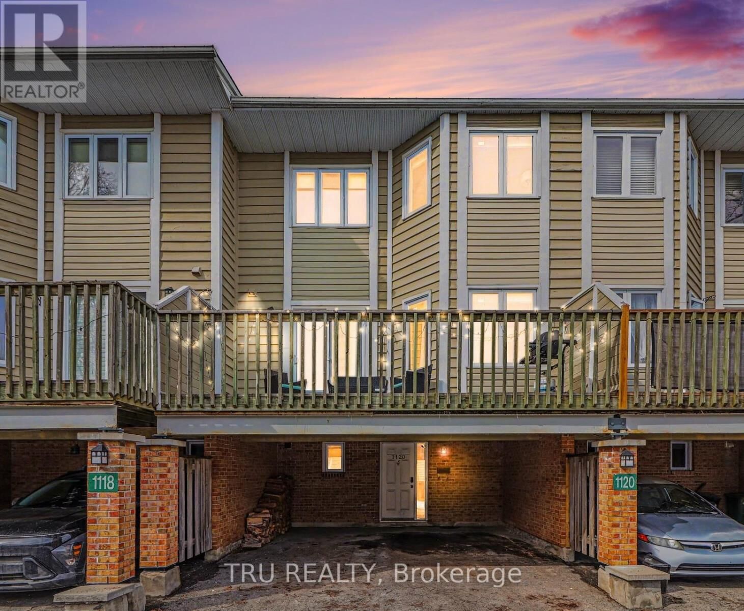 Property Photo:  1120 Chimney Hill Way  ON K1J 8Z6 