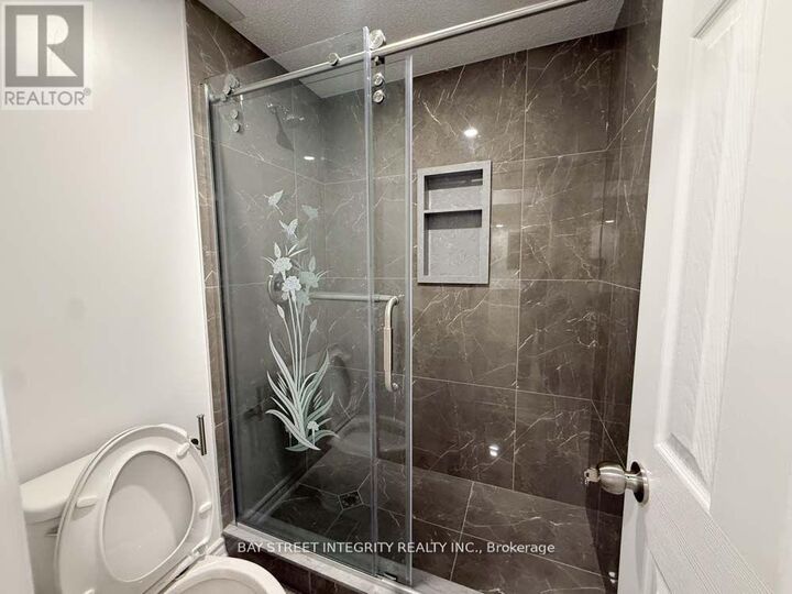 Property Photo:  188 Olive Avenue  ON M2N 4P4 