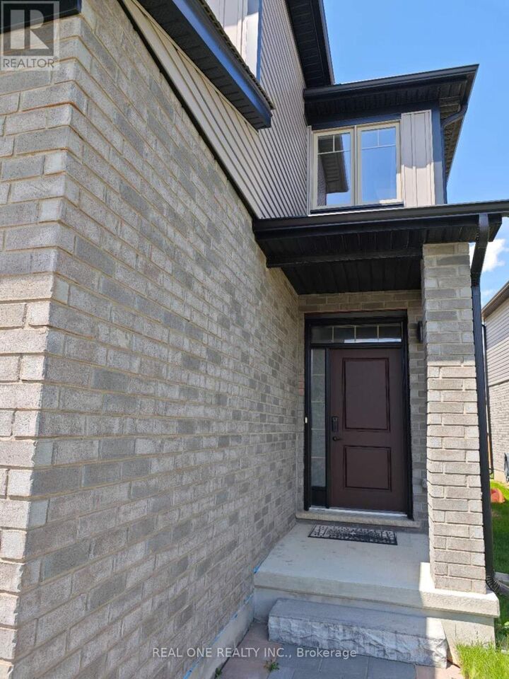 Property Photo:  1240 Emma Chase Drive  ON N6G 0W2 