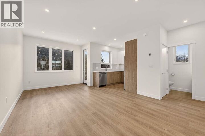 Property Photo:  2224 Falls Street A  BC V1L 1K4 