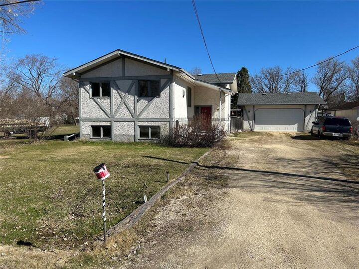 Property Photo:  7 Ross Street  MB R0E 1P0 