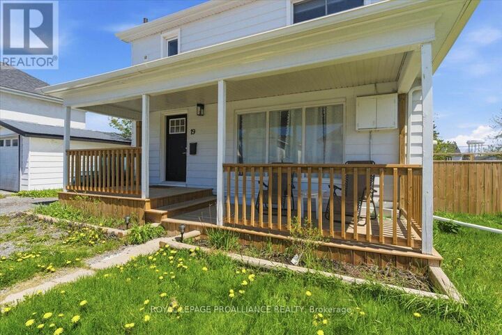 Property Photo:  19 Boswell Street  ON K8P 3K7 