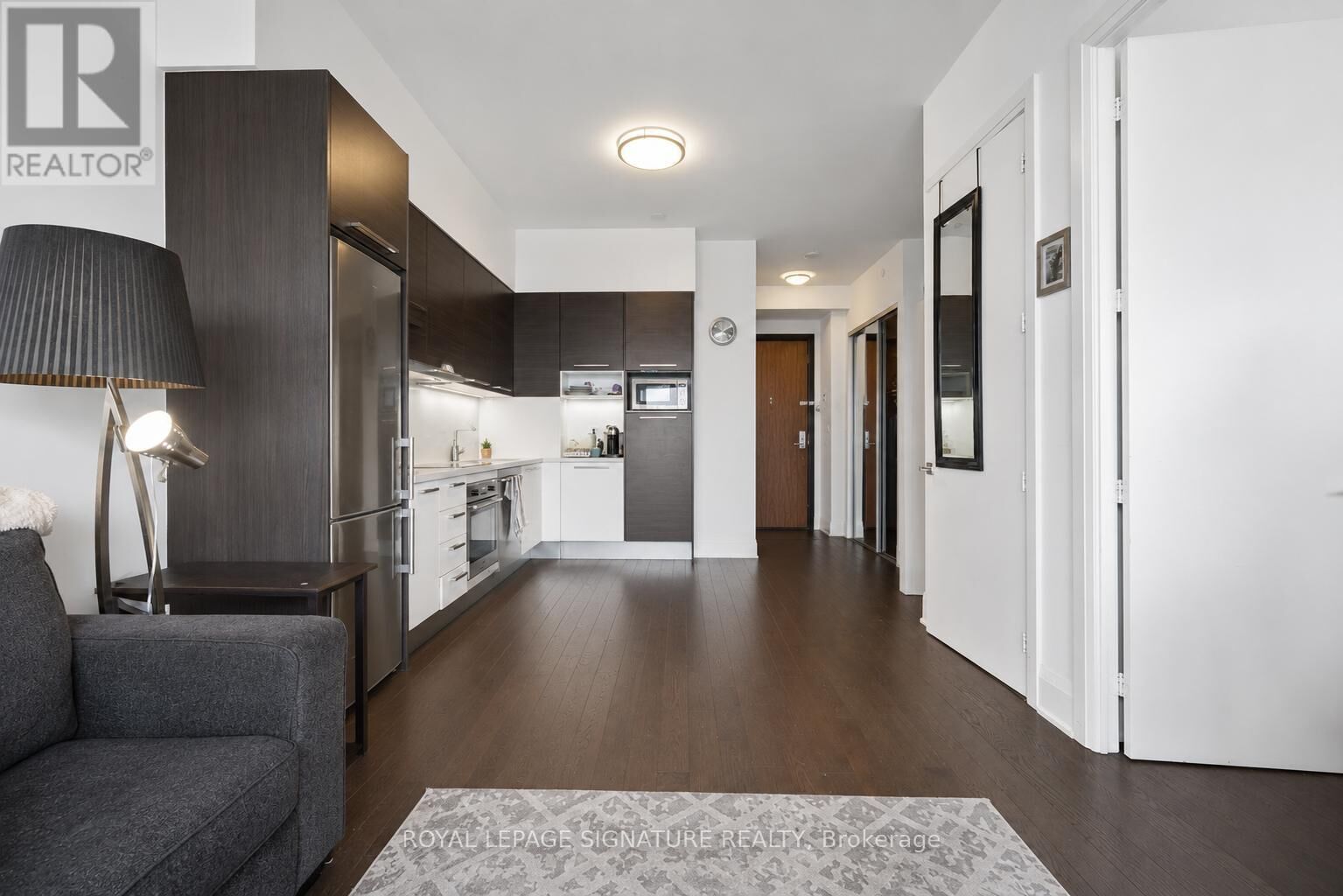 Property Photo:  36 Park Lawn Road 4304  ON M8V 0E5 