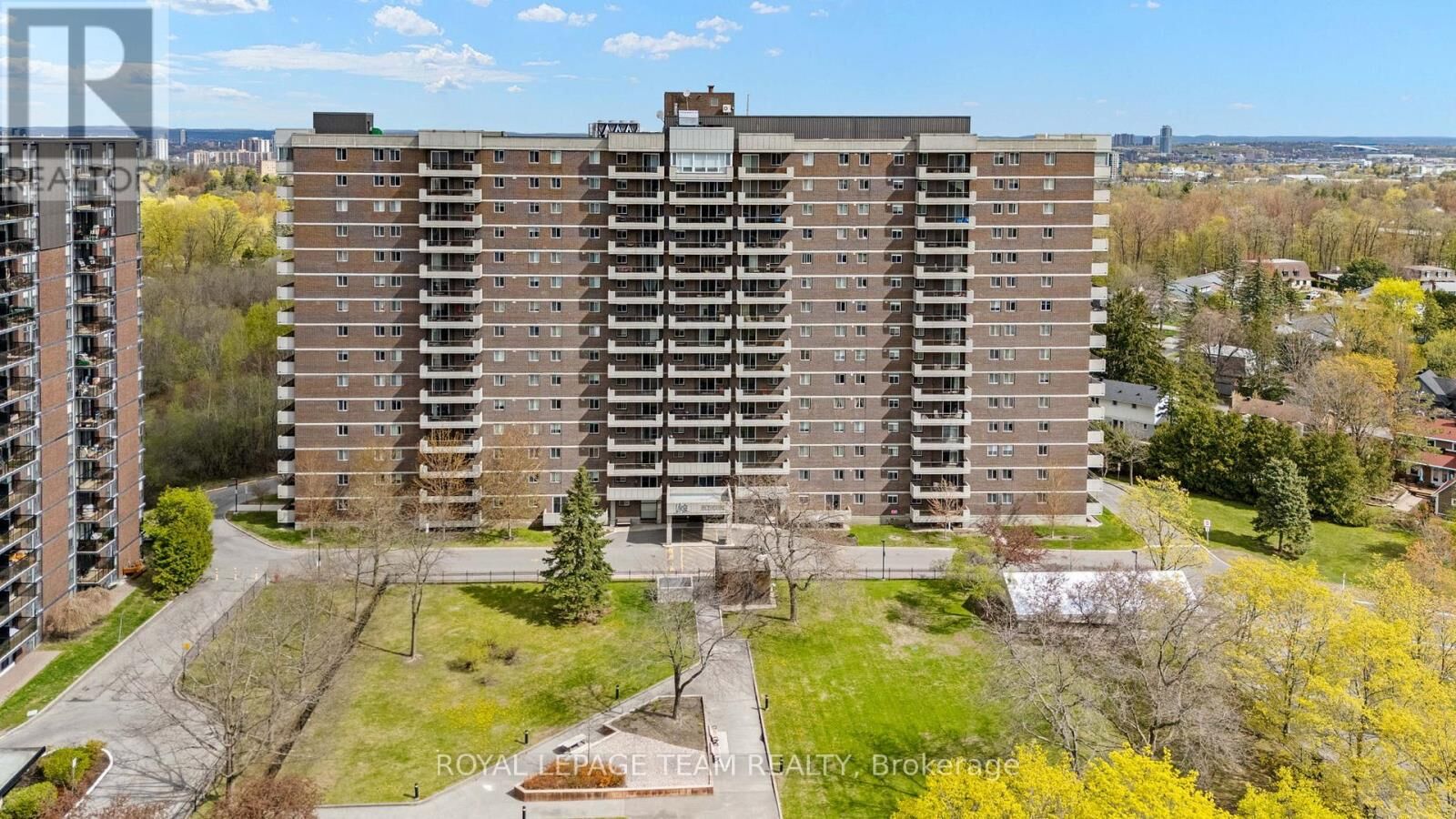 Property Photo:  1705 Playfair Drive 402  ON K1H 8P6 