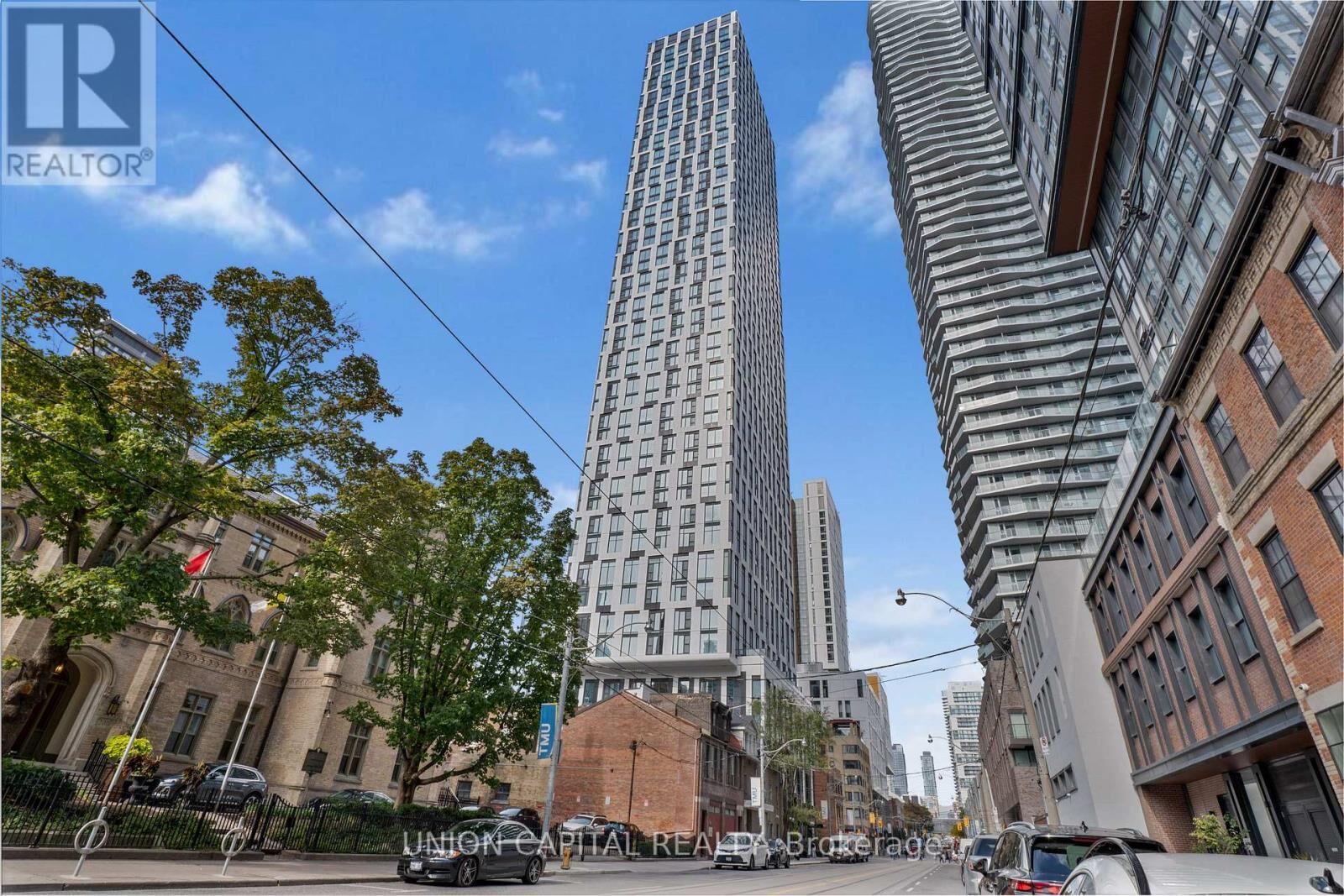 Property Photo: 252 Church Street 3111 ON M5B 0E6