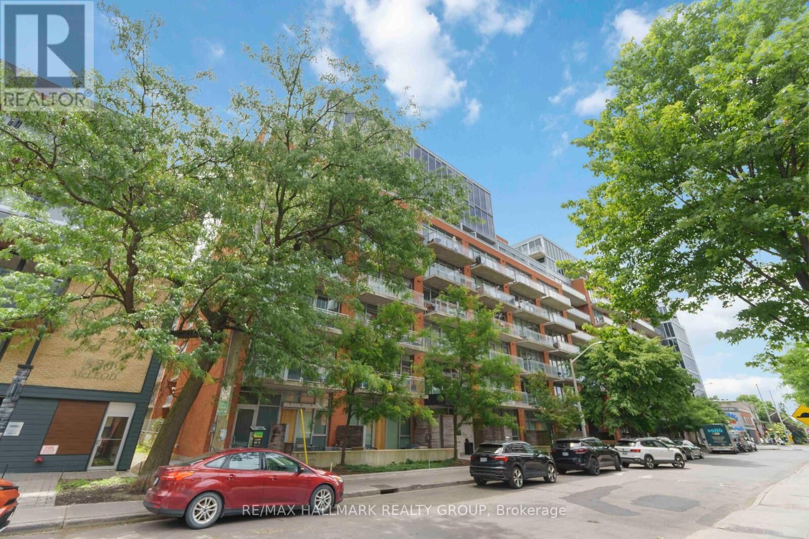 Property Photo:  340 McLeod Street 750  ON K2P 1A4 