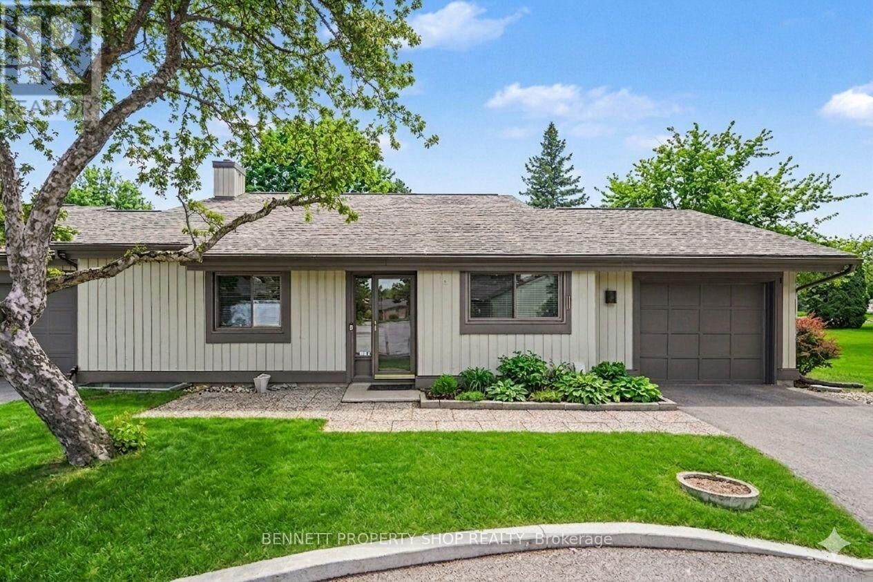 Property Photo:  12 Laurel Valley Court  ON K2S 1B9 