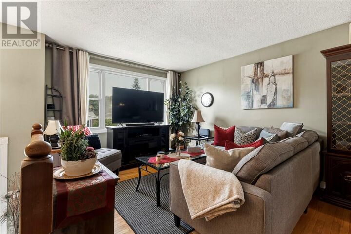 Property Photo:  159 Third Avenue  ON P3Y 1M3 