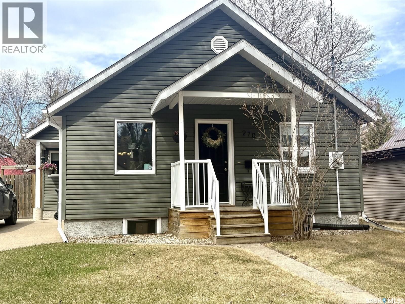 Property Photo:  270 2nd Avenue N  SK S3N 1G9 