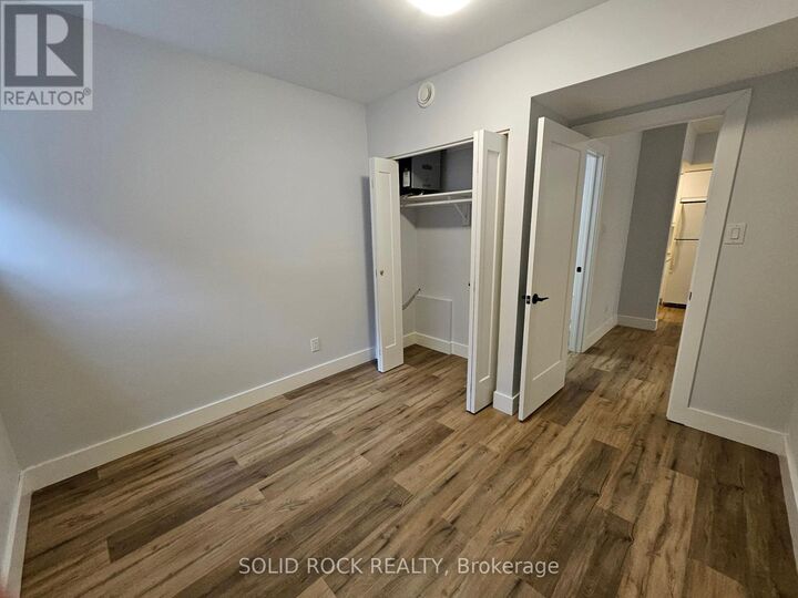 Property Photo:  846 Alpine Avenue  ON K2B 5R6 