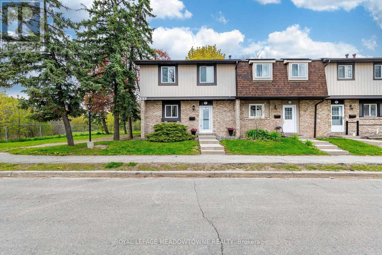 Property Photo:  93 Hansen Road North 34  ON L6V 3C8 