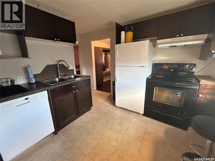 Property Photo:  610 Fifth Street  SK S4A 0Y5 